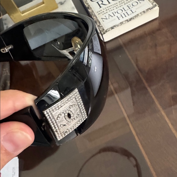 Chanel sunglasses - Picture 5 of 6